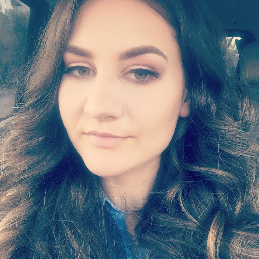 Meet your Posher, Dana